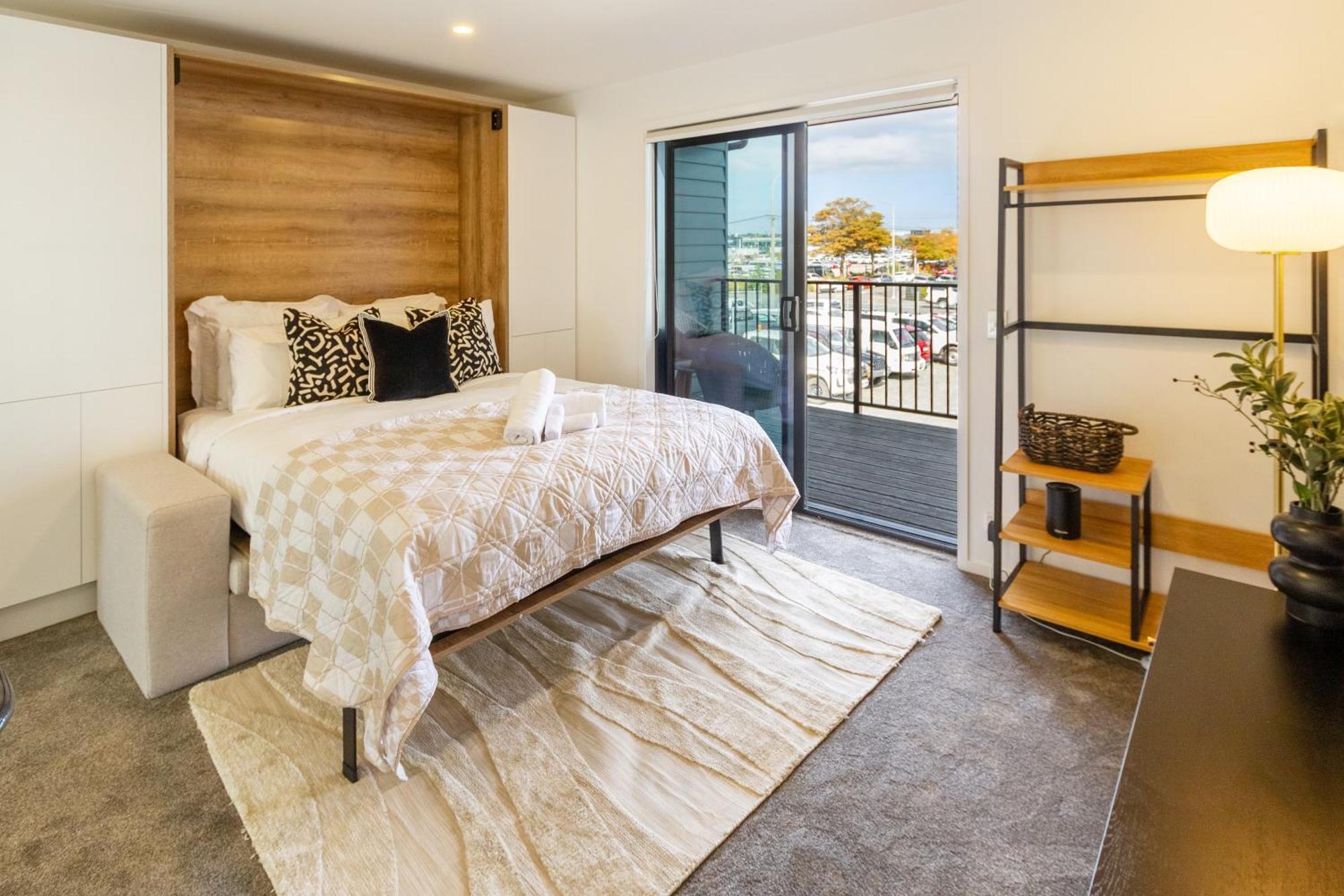 Prime Locale: Studio With Balcony Christchurch Exteriör bild
