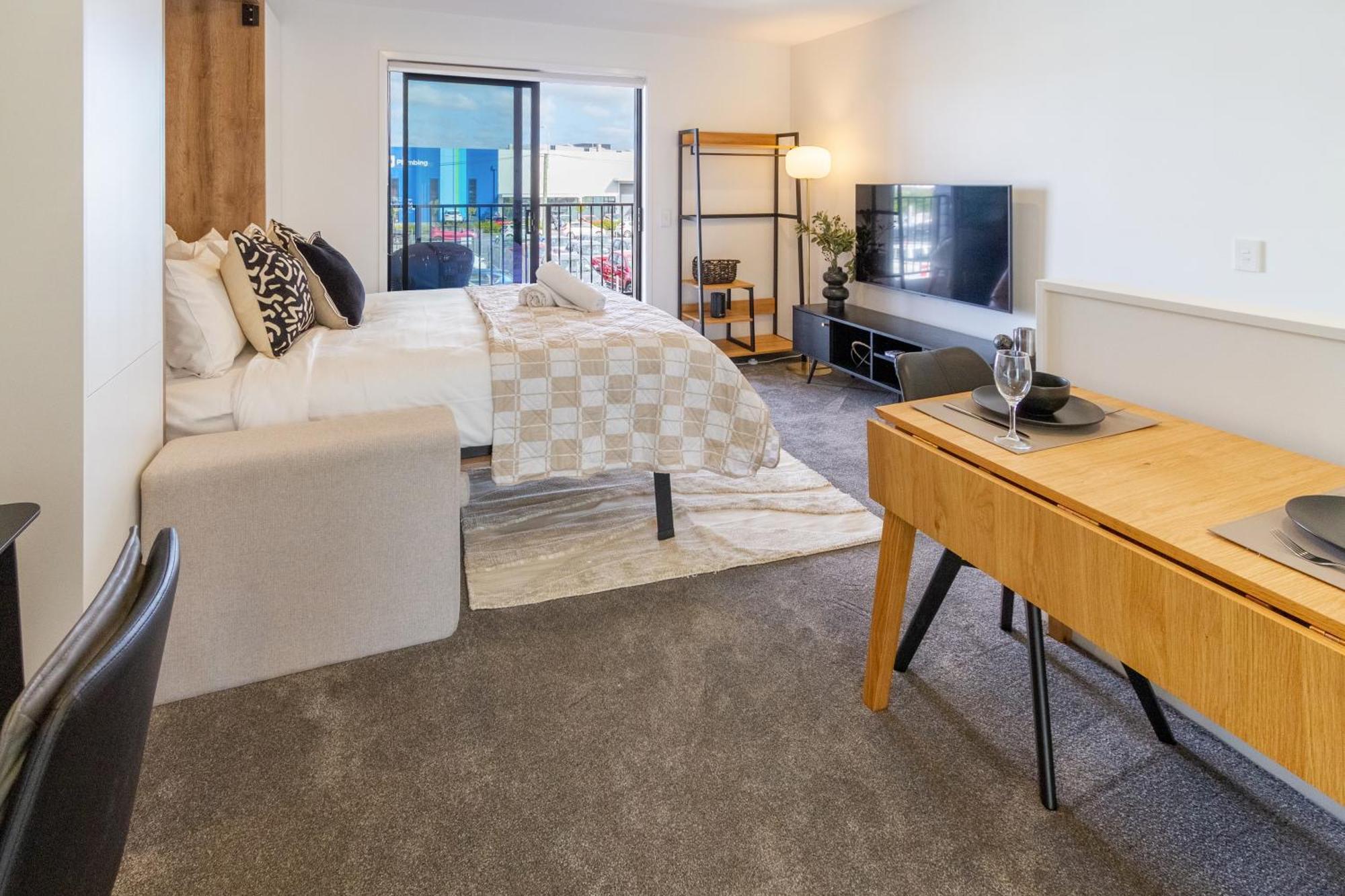 Prime Locale: Studio With Balcony Christchurch Exteriör bild